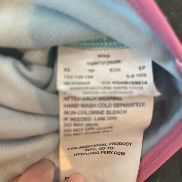 2 girls Nike swimsuits - Picture 2 of 6